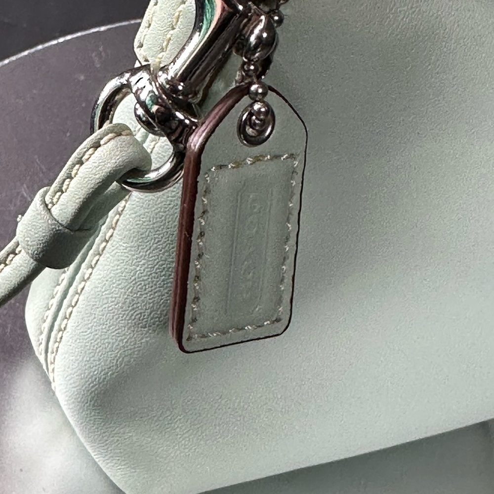 Elegant Mint Green Women's Bag pre owned Exellent condition - Picture 2 of 9